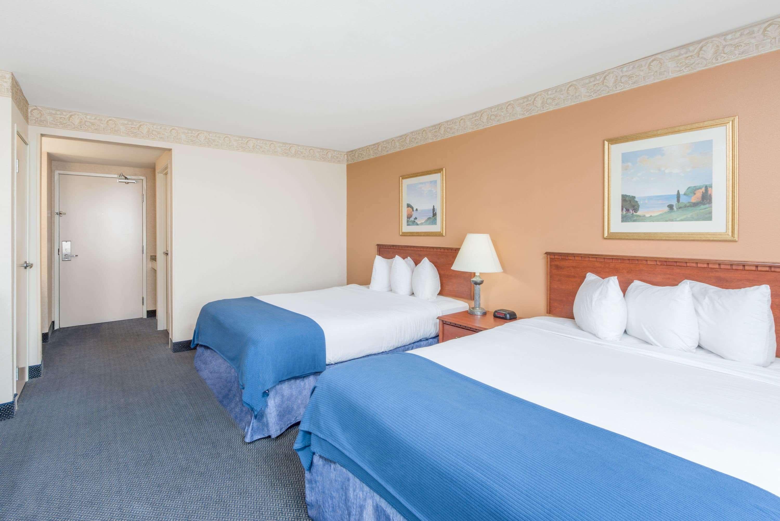Baymont By Wyndham Ft. Leonard/Saint Robert Hotel Exterior photo